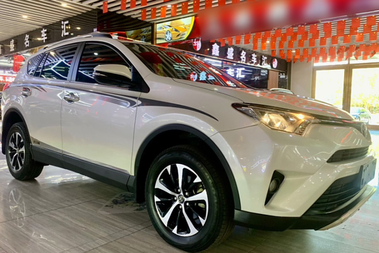 丰田 RAV4荣放 2016款 2.0L CVT两驱都市版 国V车身外观6001