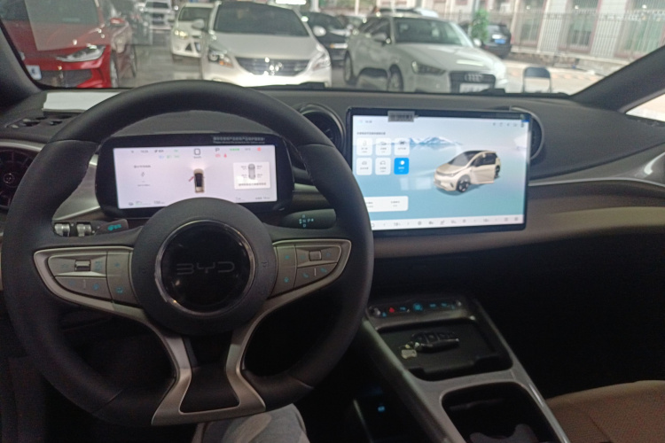 比亚迪 海豚 2025款 420km 时尚版中控内饰7002