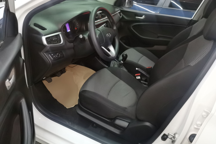 现代 瑞纳 2017款 1.4L 手动焕新版 国V中控内饰7003