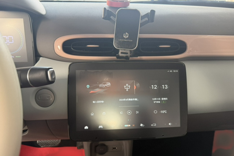 零跑汽车 零跑T03 2024款 403舒享版中控内饰7007