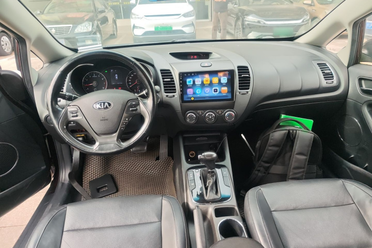 起亚K3 2016款 1.6L 自动GLS中控内饰12
