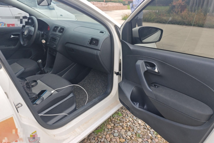 大众 Polo 2013款 1.4L 手动风尚版局部细节9005