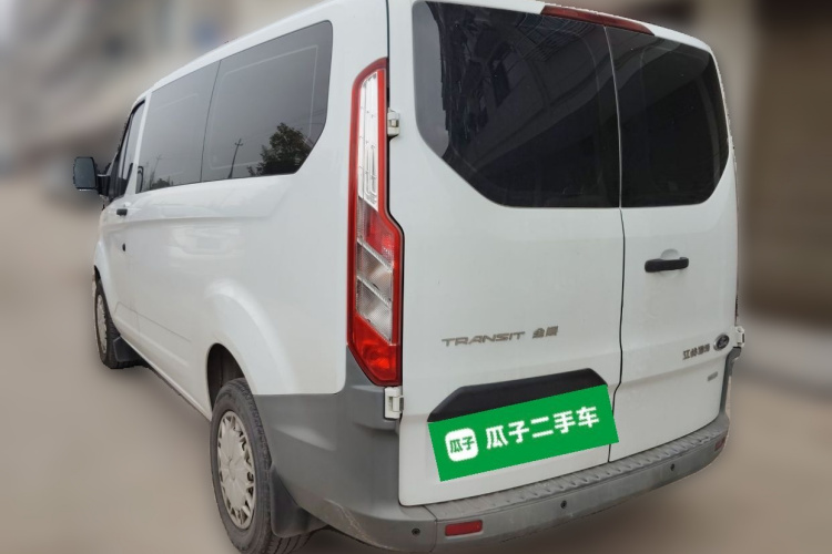 福特 全顺 2019款 2.0T汽油自动多功能商用车短轴低顶6座国VI车身外观5