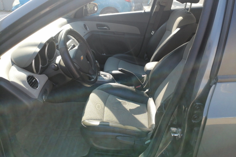 雪佛兰 科鲁兹 2013款 1.8L SE AT中控内饰19