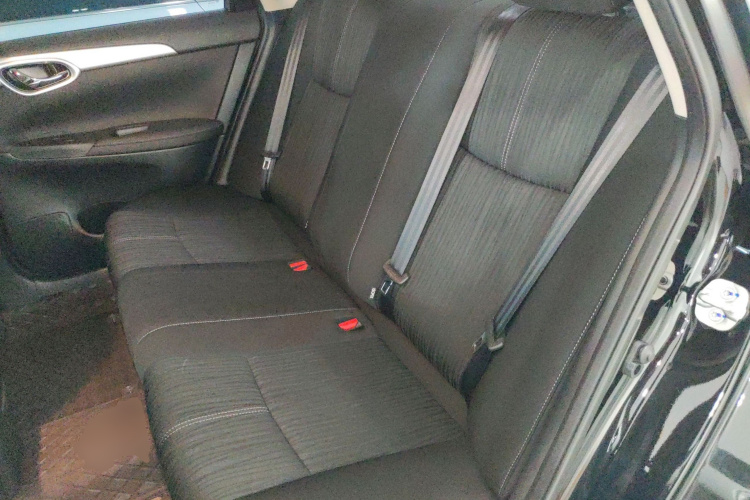 日产 轩逸 2024款 改款二 经典 1.6XE CVT舒适版中控内饰7004