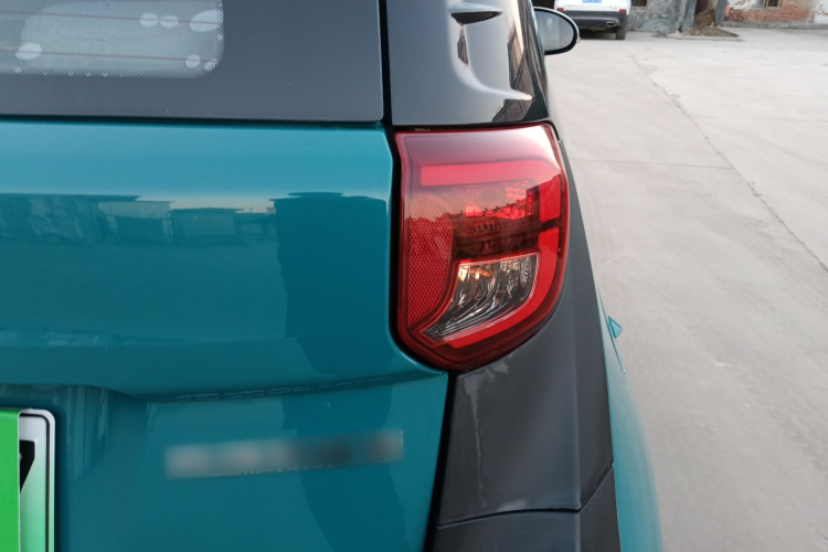 奇瑞 小蚂蚁 2022款 甜粉款 半糖版 磷酸铁锂 30kW 301km车身外观9