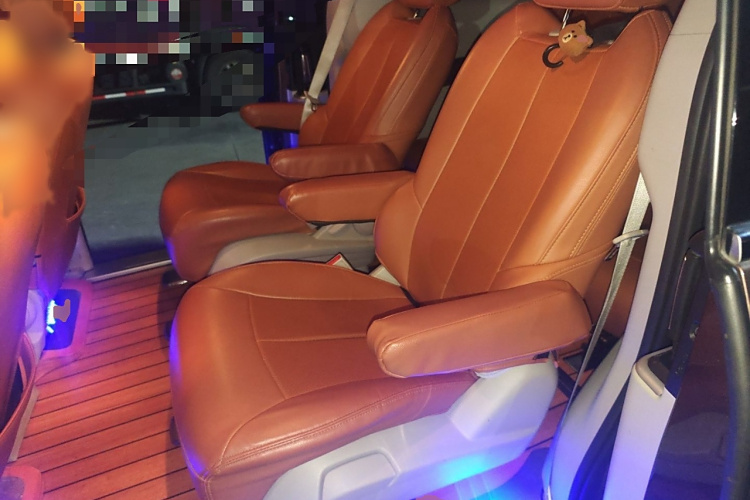 别克GL8 2021款 陆上公务舱 652T 舒适型中控内饰7004