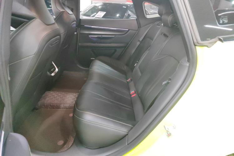 小鹏P7 2021款 670E鹏翼版中控内饰21