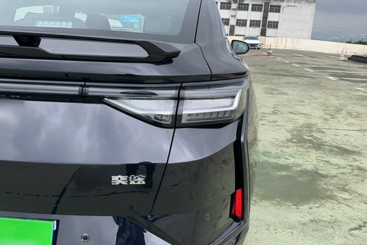 东风风神 奕炫 2023款 马赫版 1.5L 自动追影版车身外观6004