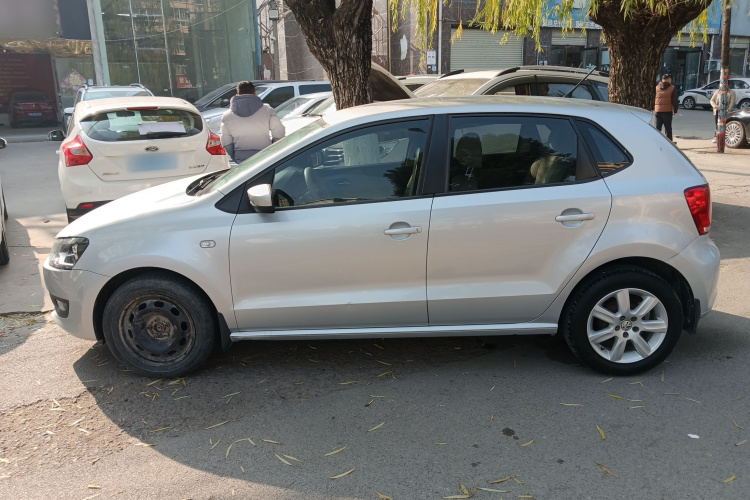 大众 Polo 2013款 1.4L 自动舒适版车身外观4