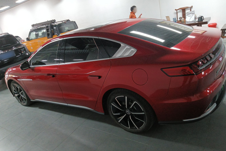 比亚迪 汉 2020款 EV 四驱高性能版旗舰型车身外观4