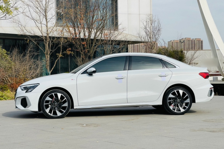 奥迪A3 2023款 改款 A3L Limousine 35 TFSI 时尚运动型车身外观6006