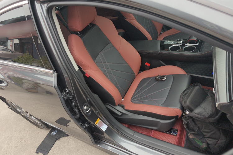 长安 逸动 2024款 PLUS 蓝鲸NE 1.4T GDI DCT高能版局部细节41