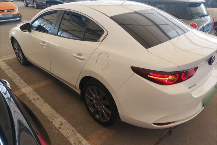 马自达3 昂克赛拉 2021款 2.0L 自动质耀版车身外观4