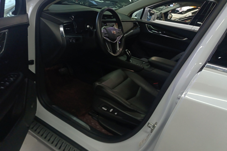 凯迪拉克XT5 2018款 28T 四驱豪华型中控内饰19