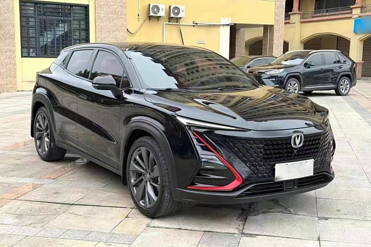 长安UNI-T 2020款 1.5T 旗舰型车身外观6002