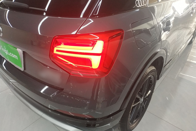 奥迪Q2L 2021款 35 TFSI 进取动感型车身外观9