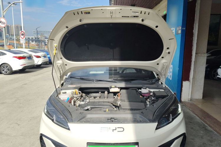 比亚迪 海豹06新能源 2024款 DM-i 80KM尊贵型机舱底盘24