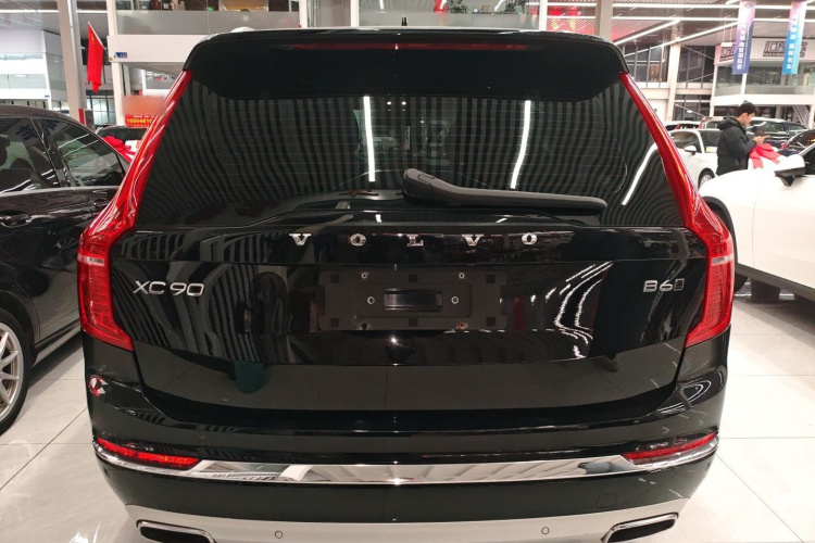 沃尔沃XC90 2021款 B6 智逸豪华版 7座车身外观6
