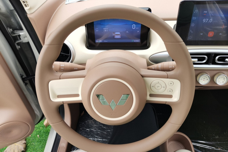 五菱汽车 宏光MINIEV 2025款 四门版 臻享+款中控内饰13