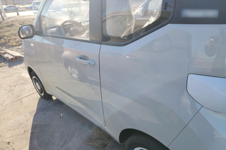 五菱汽车 宏光MINIEV 2024款 第三代 215km 青春版车身外观4