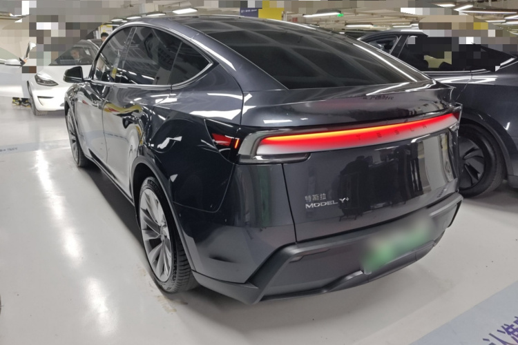 特斯拉 Model Y 2025款 长续航全轮驱动版车身外观6003