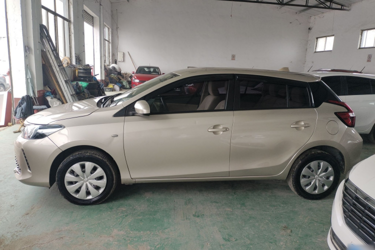 丰田 威驰FS 2017款 1.5L CVT锋驰版车身外观4