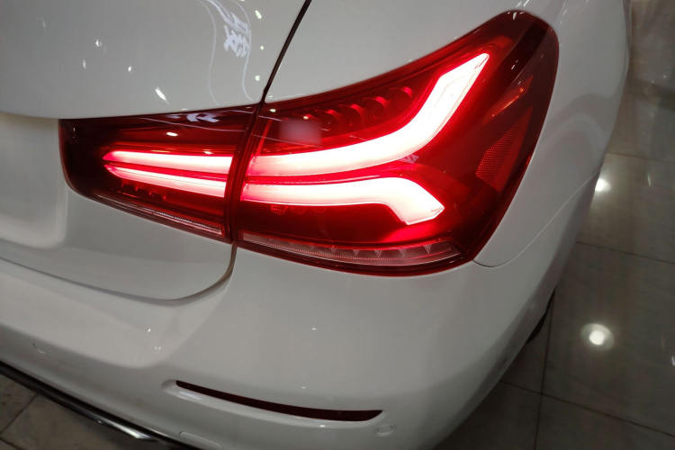 奔驰A级 2019款 A 200 L车身外观6006