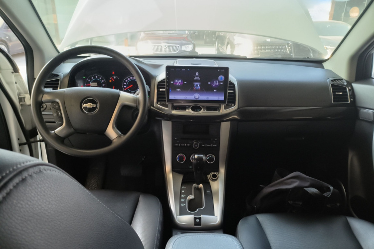 雪佛兰 科帕奇 2014款 2.4L 两驱城市版 7座中控内饰7002