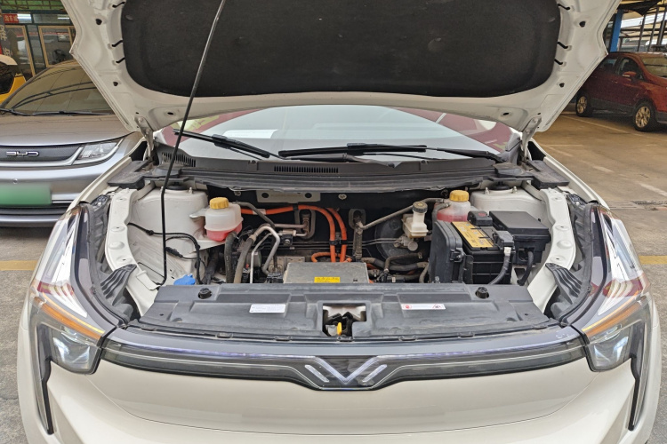 哪吒汽车 哪吒U 2021款 Pro 400 巡航版机舱底盘24