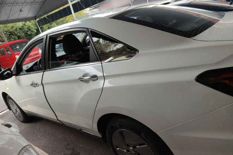 启辰D60EV 2023款 PLUS 舒适版SI型车身外观4