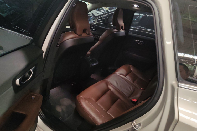 沃尔沃XC60 2020款 T5 四驱智远豪华版中控内饰21