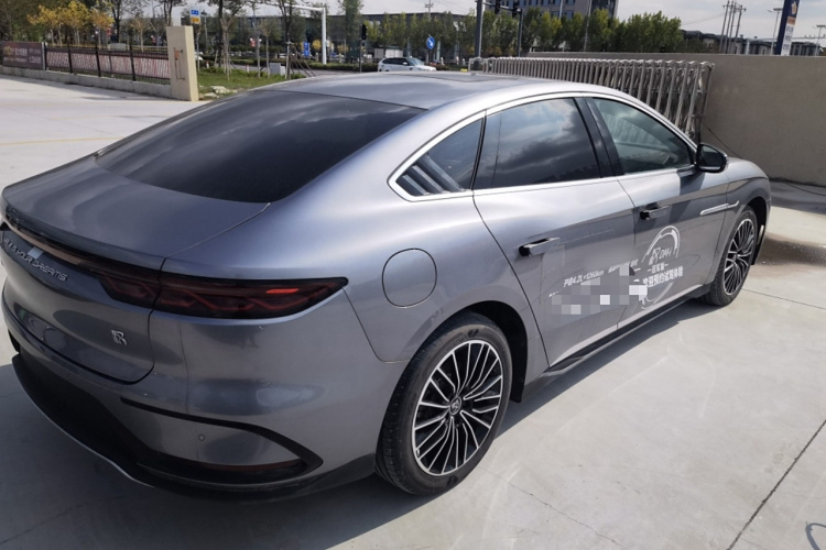 比亚迪 汉 2023款 DM-i 冠军版 121KM 尊享型车身外观7