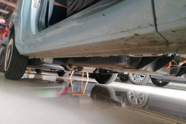 五菱汽车 宏光MINIEV 2022款 轻松款 三元锂机舱底盘29