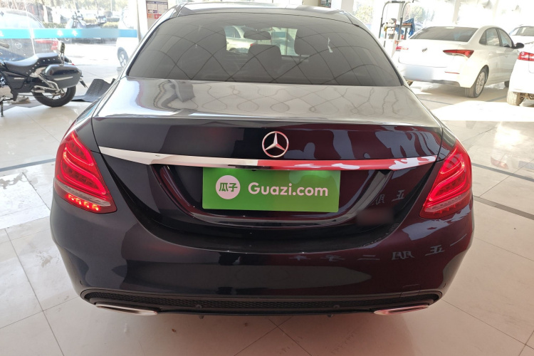 奔驰C级 2015款 改款 C 180 L 运动型车身外观6