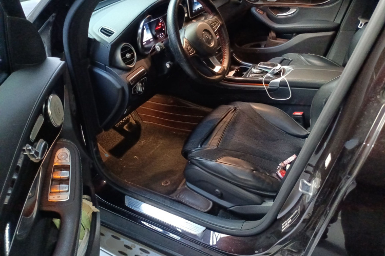 奔驰GLC 2019款 GLC 260 L 4MATIC 动感型中控内饰20