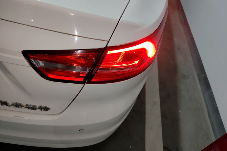 福特 福睿斯 2017款 改款 1.5L 手动舒适型车身外观9