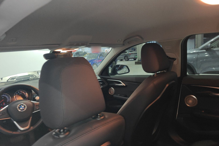 宝马1系 2023款 120i M运动版中控内饰22