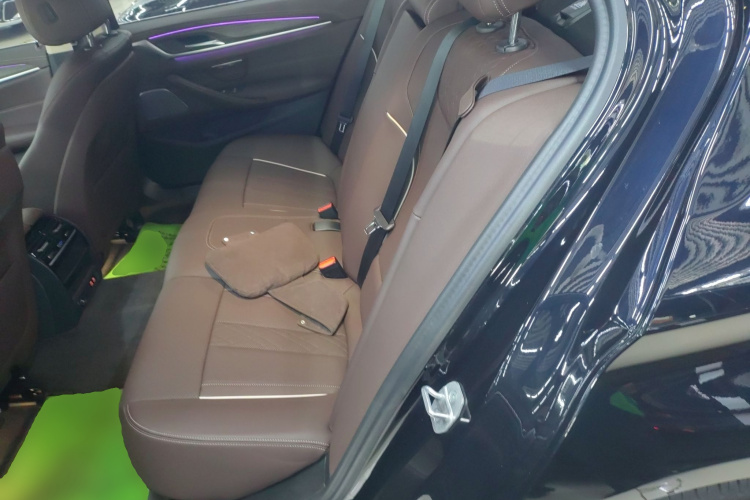 宝马5系 2023款 改款 530Li 领先型 豪华套装中控内饰21