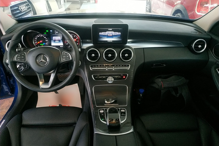 奔驰C级 2016款 C 200 L 运动型中控内饰7002