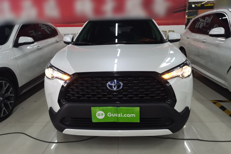 丰田 卡罗拉锐放 2023款 双擎 2.0L 先锋版车身外观2