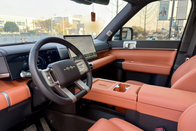 方程豹 钛7 2025款 135KM两驱Pro版中控内饰7002