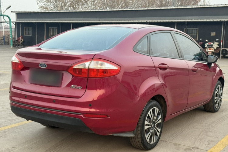 福特 嘉年华 2013款 三厢 1.5L 手动风尚型车身外观6005