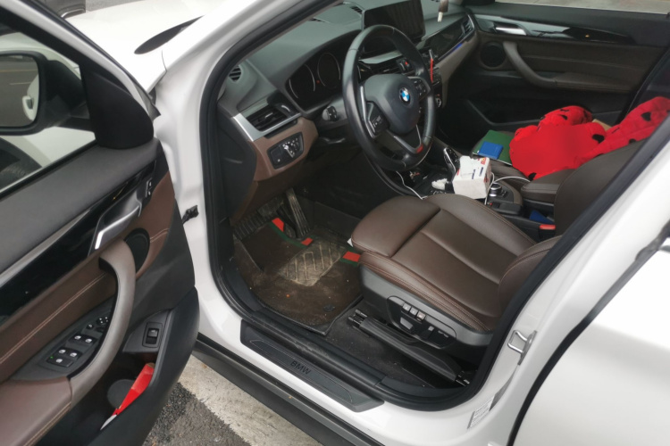 宝马X1 2020款 sDrive25Li 领先型中控内饰20