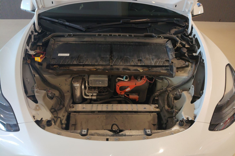 特斯拉 Model Y 2024款 后轮驱动版机舱底盘24