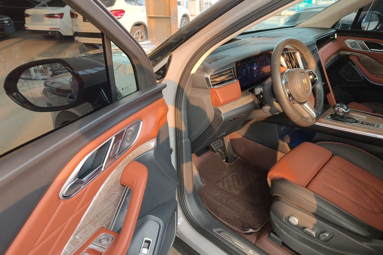 红旗HS7 2023款 2.0T 自动四驱旗领版 七座中控内饰20