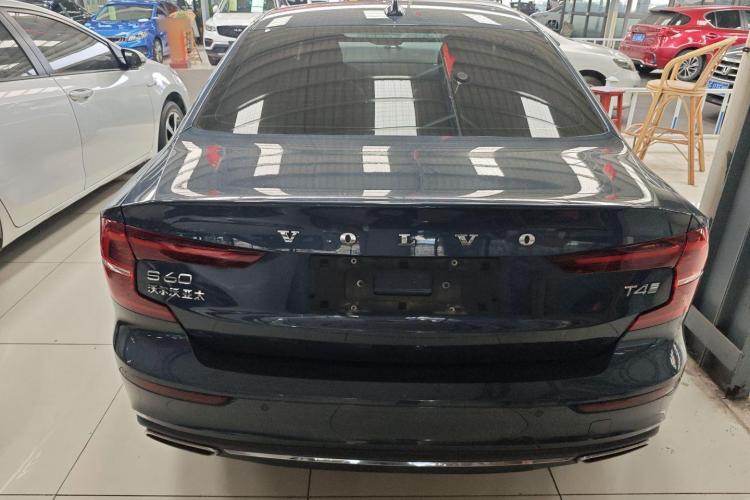 沃尔沃S60 2020款 T4 智远豪华版车身外观6