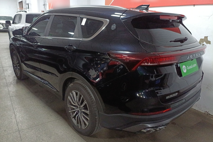 捷途X70 PLUS 2023款 1.5T DCT勇者PLUS 5座车身外观4