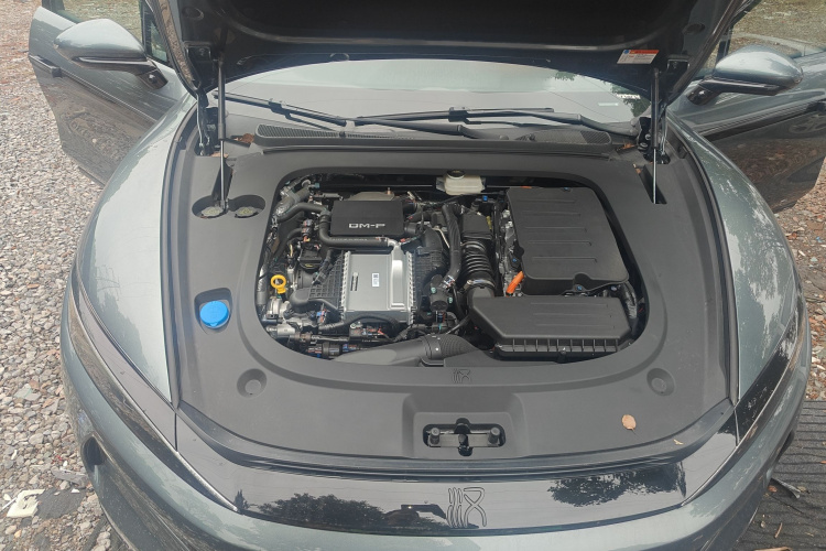 比亚迪 汉L 2025款 DM-p 四驱激光雷达旗舰型局部细节24