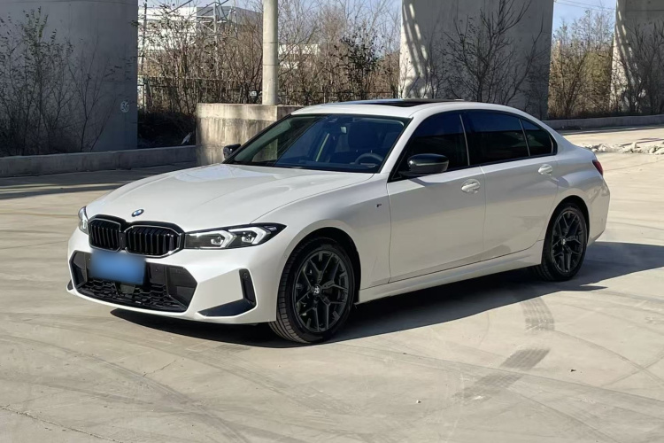 宝马3系 2025款 330Li M运动曜夜套装车身外观6002